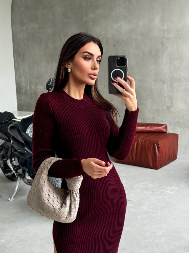 Вязаное платье