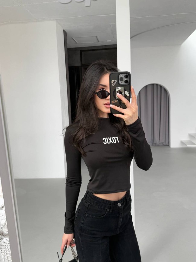 Укороченный лонгслив TOXIC