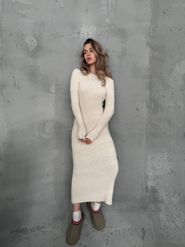 Тёплое трикотажное платье