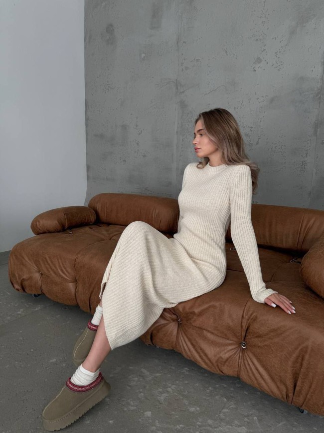 Тёплое трикотажное платье