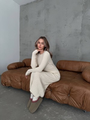 Тёплое трикотажное платье Тёплое трикотажное платье