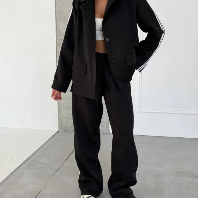 Стильный костюм