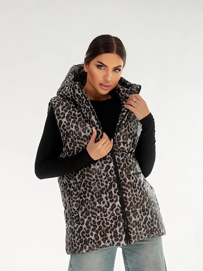 Жилетка с капюшоном