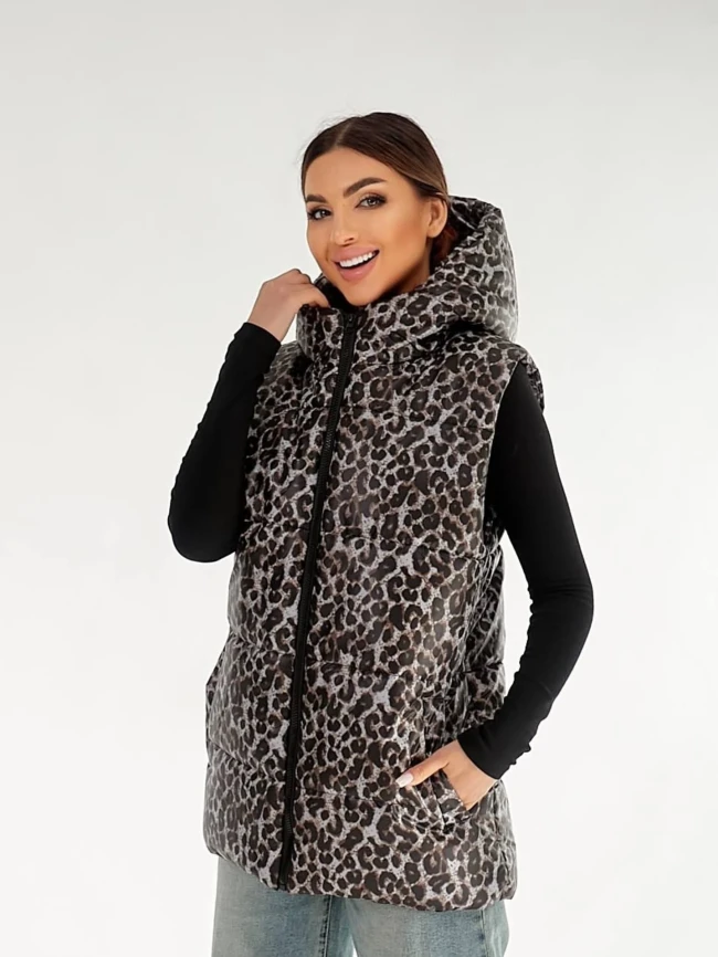 Жилетка с капюшоном