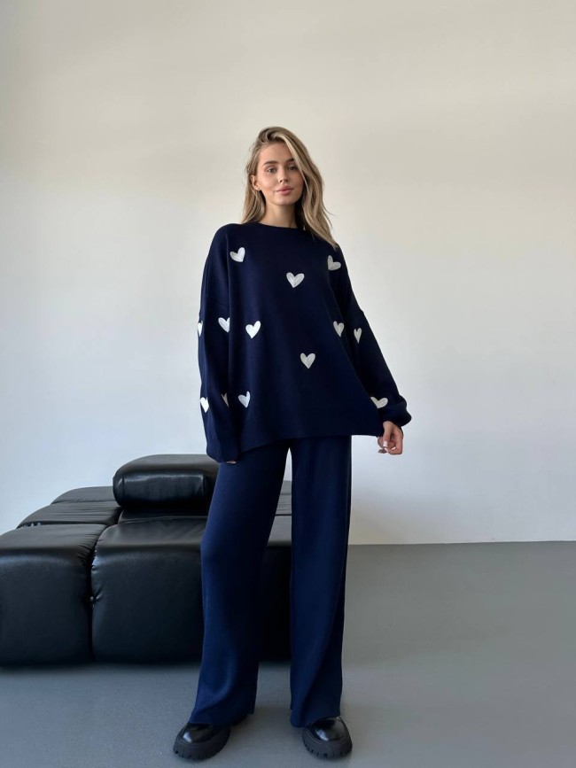 Тёплый трикотажный костюм